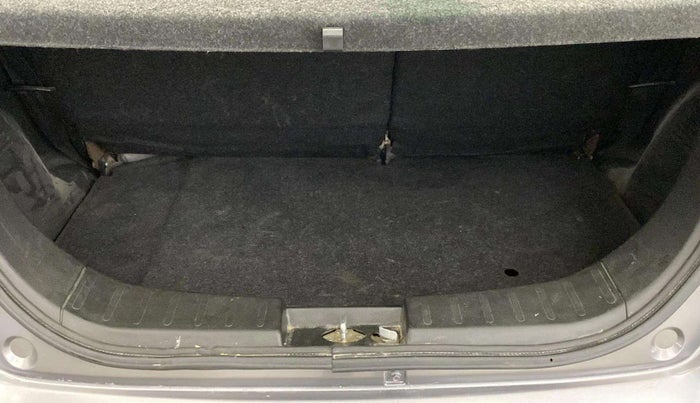 2016 Maruti Wagon R 1.0 VXI AMT, Petrol, Automatic, 61,673 km, Boot Inside