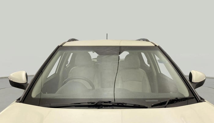 2020 Mahindra XUV300 W8 (O) 1.2 PETROL, Petrol, Manual, 39,518 km, Front Windshield