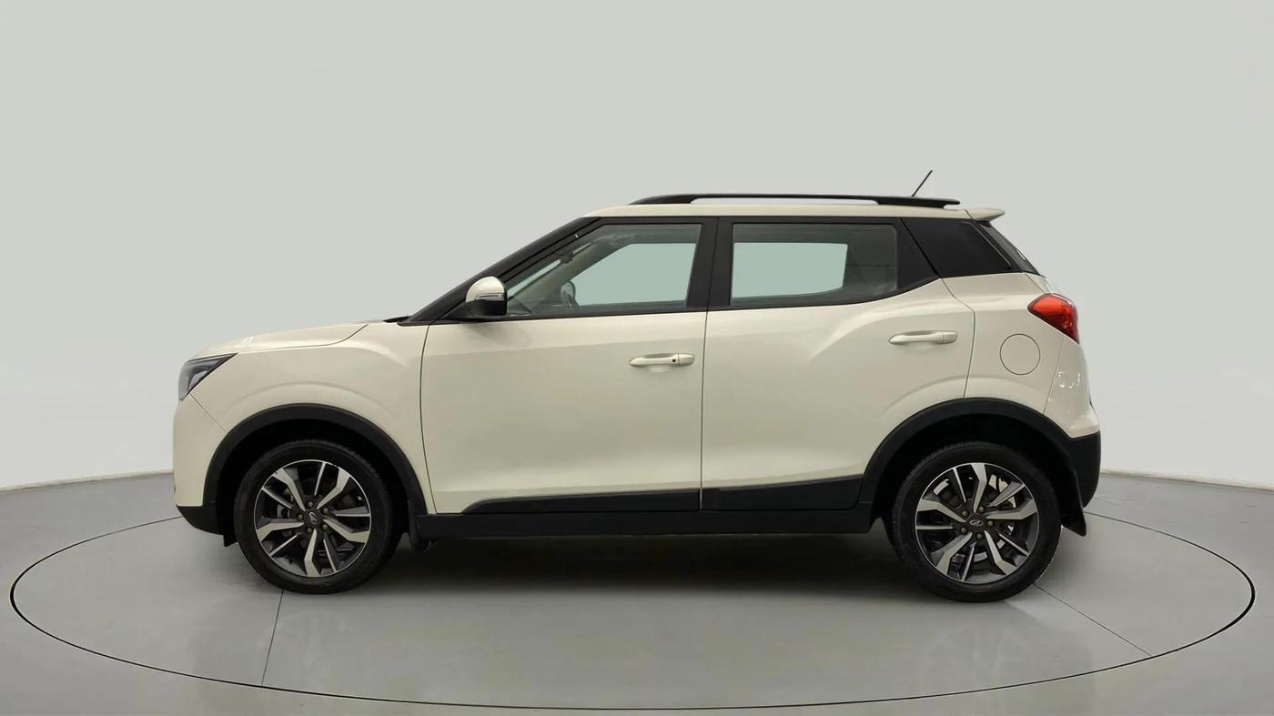 2020 Mahindra XUV300 W8 (O) 1.2 PETROL, Petrol, Manual, 39,580 km, Left Side