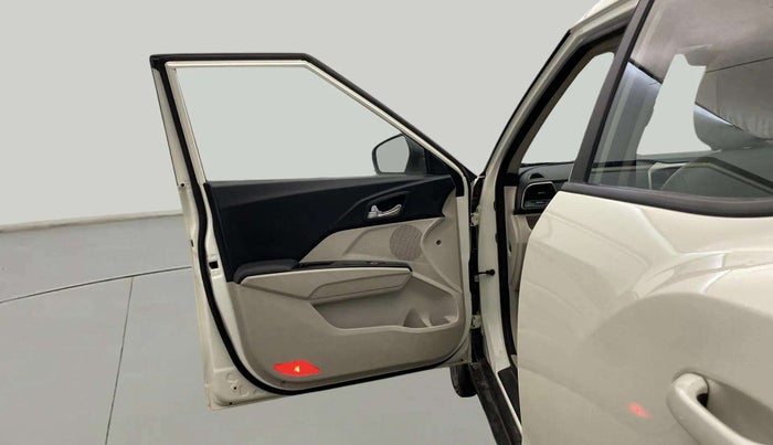 2020 Mahindra XUV300 W8 (O) 1.2 PETROL, Petrol, Manual, 39,518 km, LHS Front Door