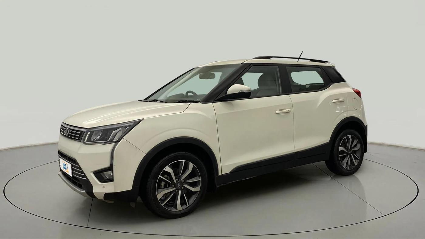 2020 Mahindra XUV300 W8 (O) 1.2 PETROL, Petrol, Manual, 39,580 km, Left Front Diagonal