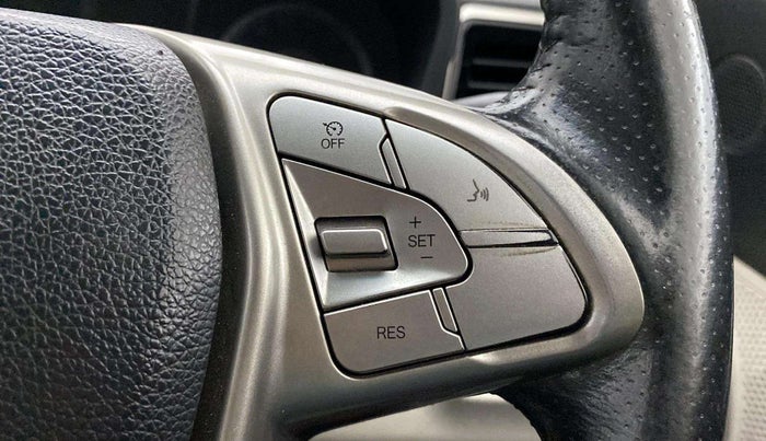 2020 Mahindra XUV300 W8 (O) 1.2 PETROL, Petrol, Manual, 39,518 km, Adaptive Cruise Control