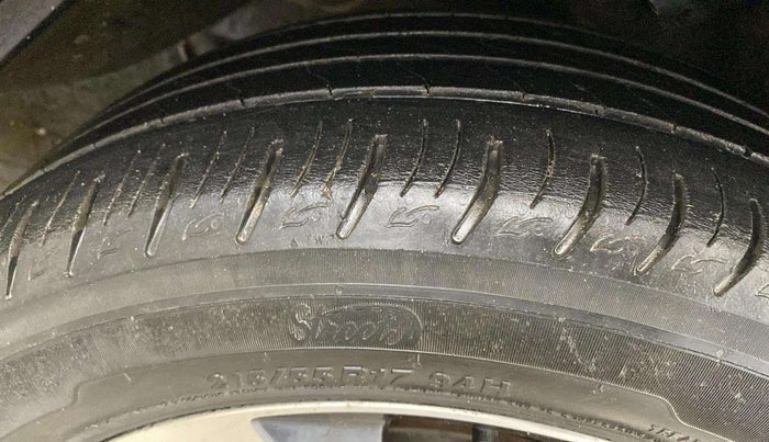 2020 Mahindra XUV300 W8 (O) 1.2 PETROL, Petrol, Manual, 39,518 km, Left Rear Tyre Tread