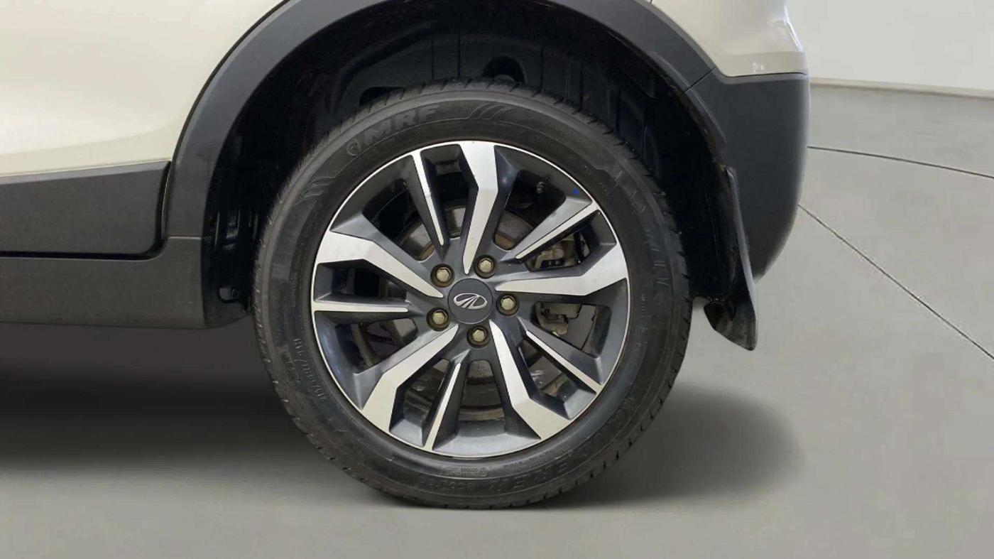 2020 Mahindra XUV300 W8 (O) 1.2 PETROL, Petrol, Manual, 39,580 km, Left Rear Wheel