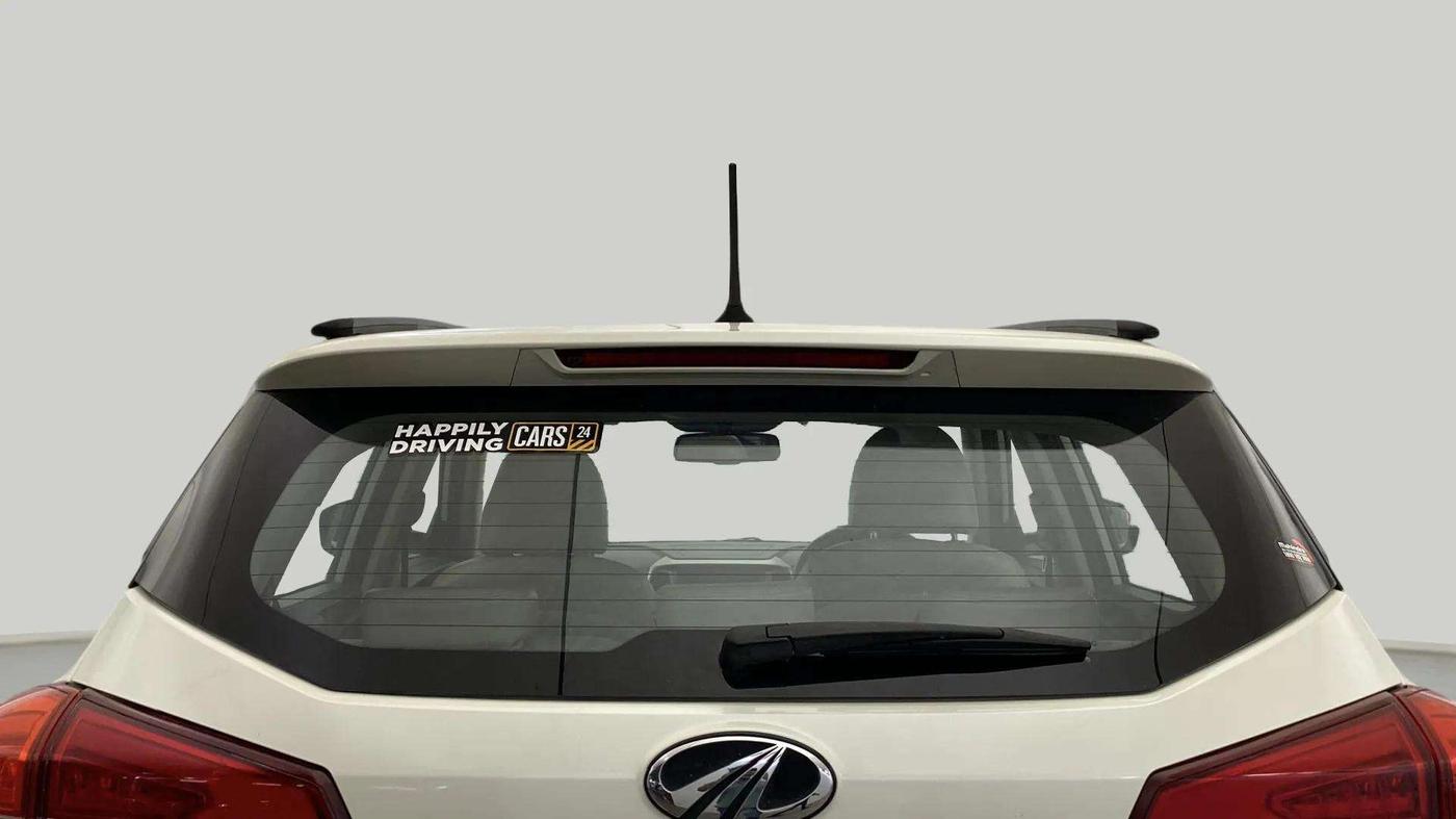 2020 Mahindra XUV300 W8 (O) 1.2 PETROL, Petrol, Manual, 39,580 km, Rear Windshield