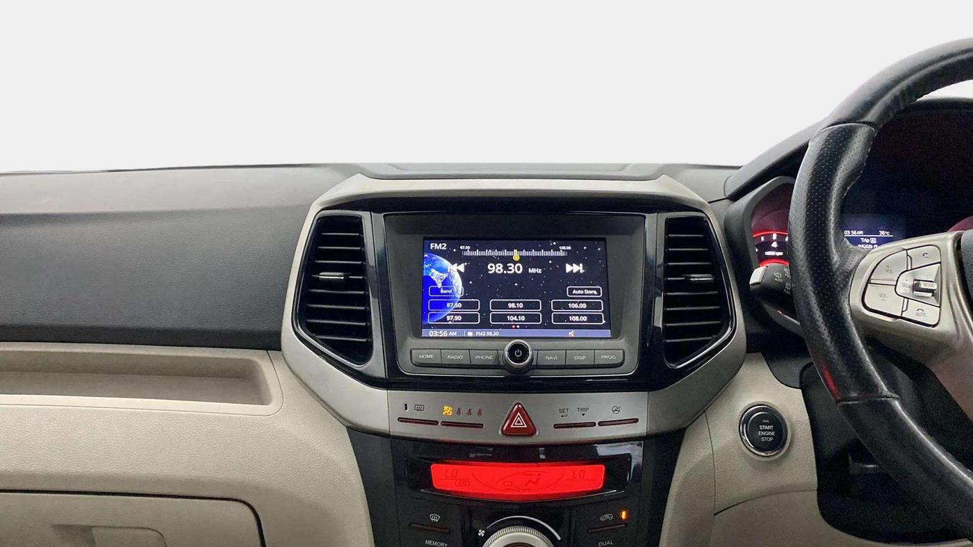 2020 Mahindra XUV300 W8 (O) 1.2 PETROL, Petrol, Manual, 39,580 km, Air Conditioner