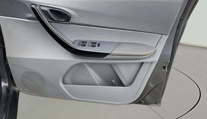 2022 Tata TIGOR XZ CNG, CNG, Manual, 58,398 km, Driver Side Door Panels Control