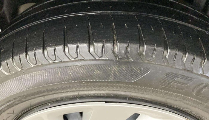2021 Maruti Ertiga VXI CNG, CNG, Manual, 29,361 km, Right Rear Tyre Tread