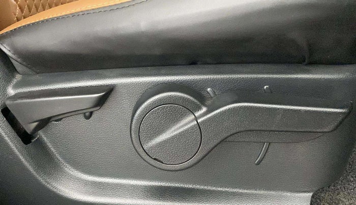 2021 Mahindra Thar LX PETROL HT 4WD AT, Petrol, Automatic, 43,937 km, Driver Side Adjustment Panel