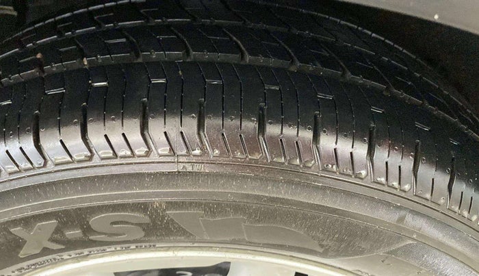 2016 Hyundai Creta SX PLUS 1.6 PETROL, Petrol, Manual, 72,349 km, Left Front Tyre Tread