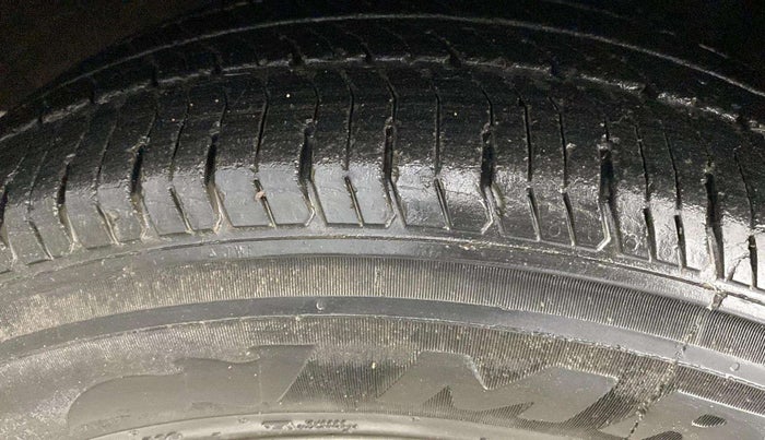 2016 Hyundai Creta SX PLUS 1.6 PETROL, Petrol, Manual, 72,349 km, Left Rear Tyre Tread
