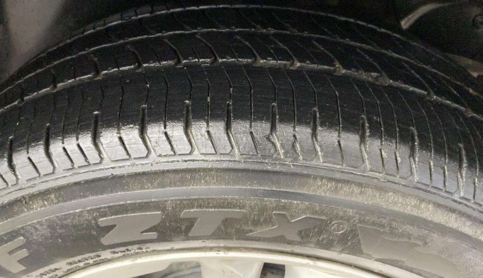 2016 Hyundai Creta SX PLUS 1.6 PETROL, Petrol, Manual, 72,349 km, Right Rear Tyre Tread