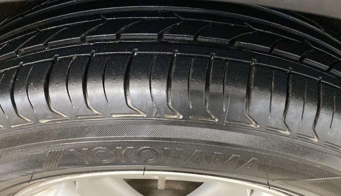 2016 Hyundai Creta SX PLUS 1.6 PETROL, Petrol, Manual, 50,117 km, Right Front Tyre Tread