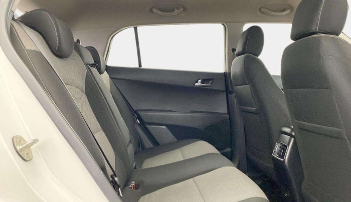 2016 Hyundai Creta SX PLUS 1.6 PETROL, Petrol, Manual, 50,117 km, Right Side Rear Door Cabin