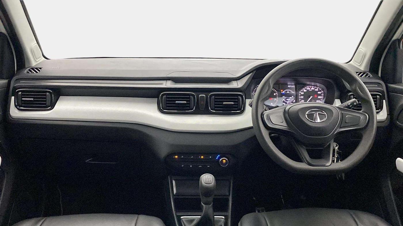 2023 Tata PUNCH PURE MT, Petrol, Manual, 37,043 km, Dashboard