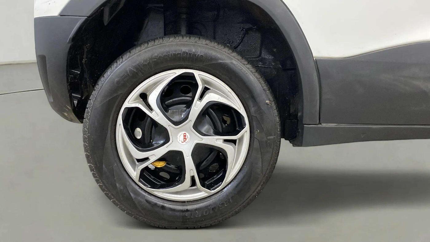 2023 Tata PUNCH PURE MT, Petrol, Manual, 37,043 km, Right Rear Wheel
