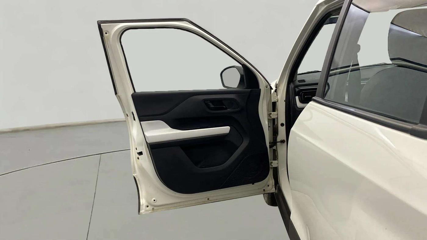 2023 Tata PUNCH PURE MT, Petrol, Manual, 37,043 km, LHS Front Door
