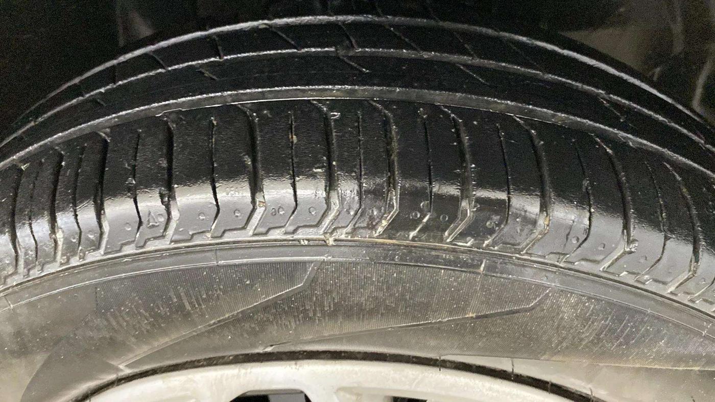 2023 Tata PUNCH PURE MT, Petrol, Manual, 37,043 km, Right Front Tyre Tread