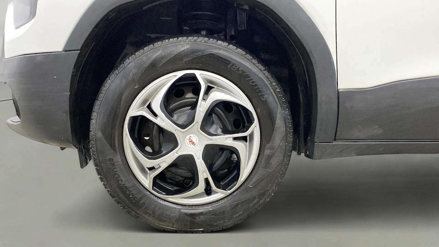 2023 Tata PUNCH PURE MT, Petrol, Manual, 37,043 km, Left Front Wheel