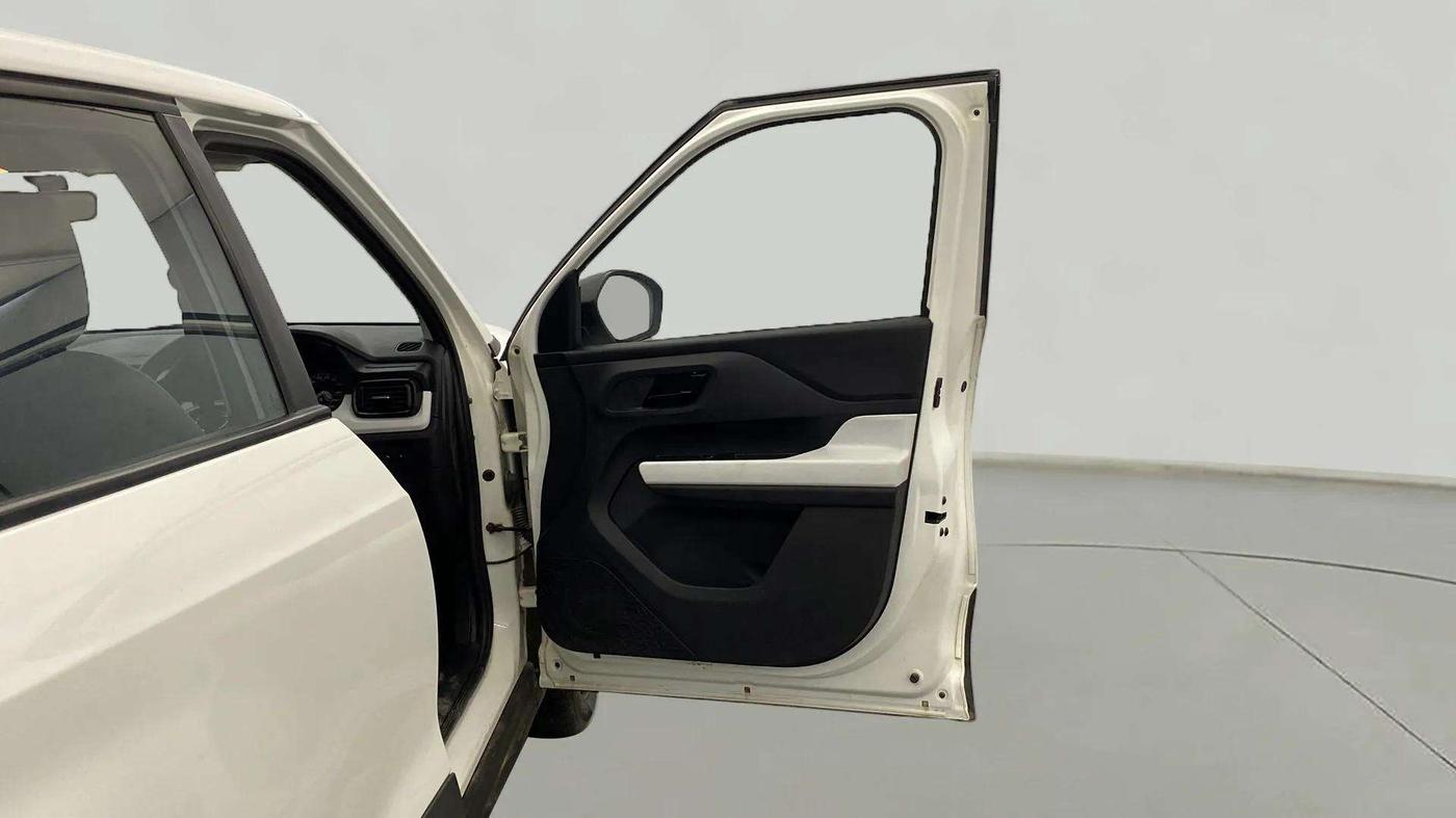 2023 Tata PUNCH PURE MT, Petrol, Manual, 37,043 km, RHS Front Door