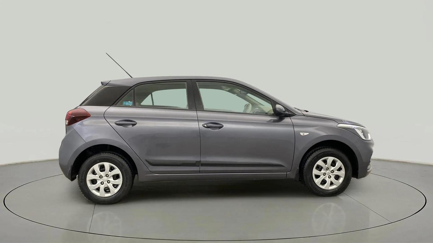 2018 Hyundai Elite i20 MAGNA EXECUTIVE 1.2, Petrol, Manual, 13,949 km, Right Side View