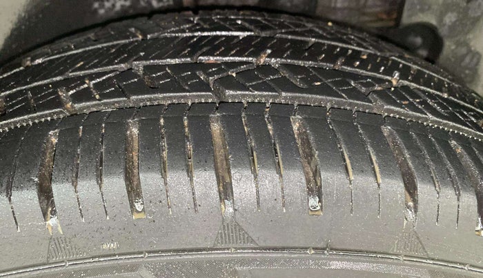 2019 KIA SELTOS HTX 1.5 PETROL DUAL TONE, Petrol, Manual, 74,053 km, Left Rear Tyre Tread