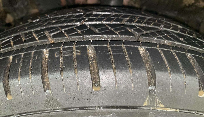2019 KIA SELTOS HTX 1.5 PETROL DUAL TONE, Petrol, Manual, 74,053 km, Left Front Tyre Tread