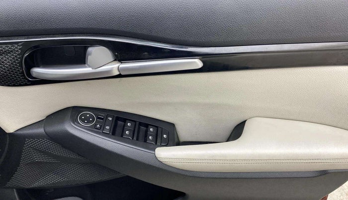 2019 KIA SELTOS HTX 1.5 PETROL DUAL TONE, Petrol, Manual, 74,053 km, Driver Side Door Panels Control