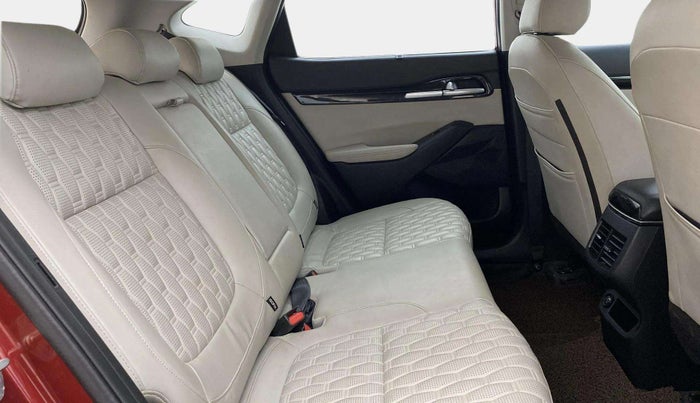 2019 KIA SELTOS HTX 1.5 PETROL DUAL TONE, Petrol, Manual, 74,053 km, Right Side Rear Door Cabin