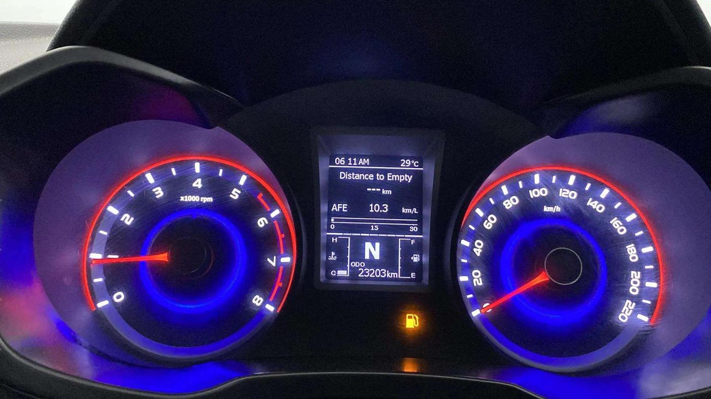 2022 Mahindra XUV300 W6 1.2 PETROL AMT, Petrol, Automatic, 23,262 km, Odometer Image