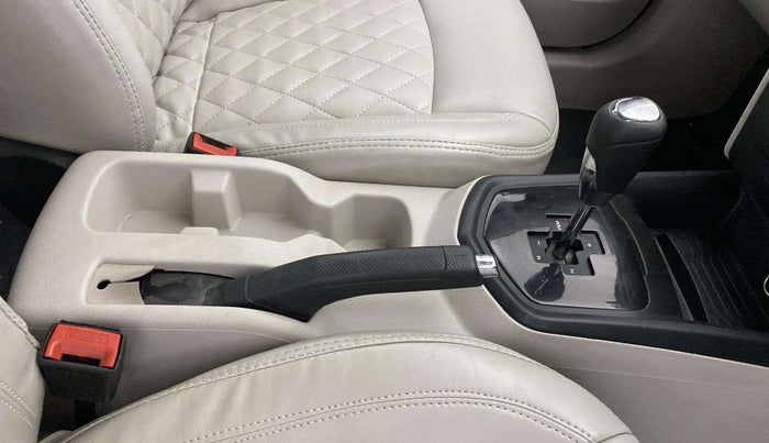 2022 Mahindra XUV300 W6 1.2 PETROL AMT, Petrol, Automatic, 23,147 km, Gear Lever