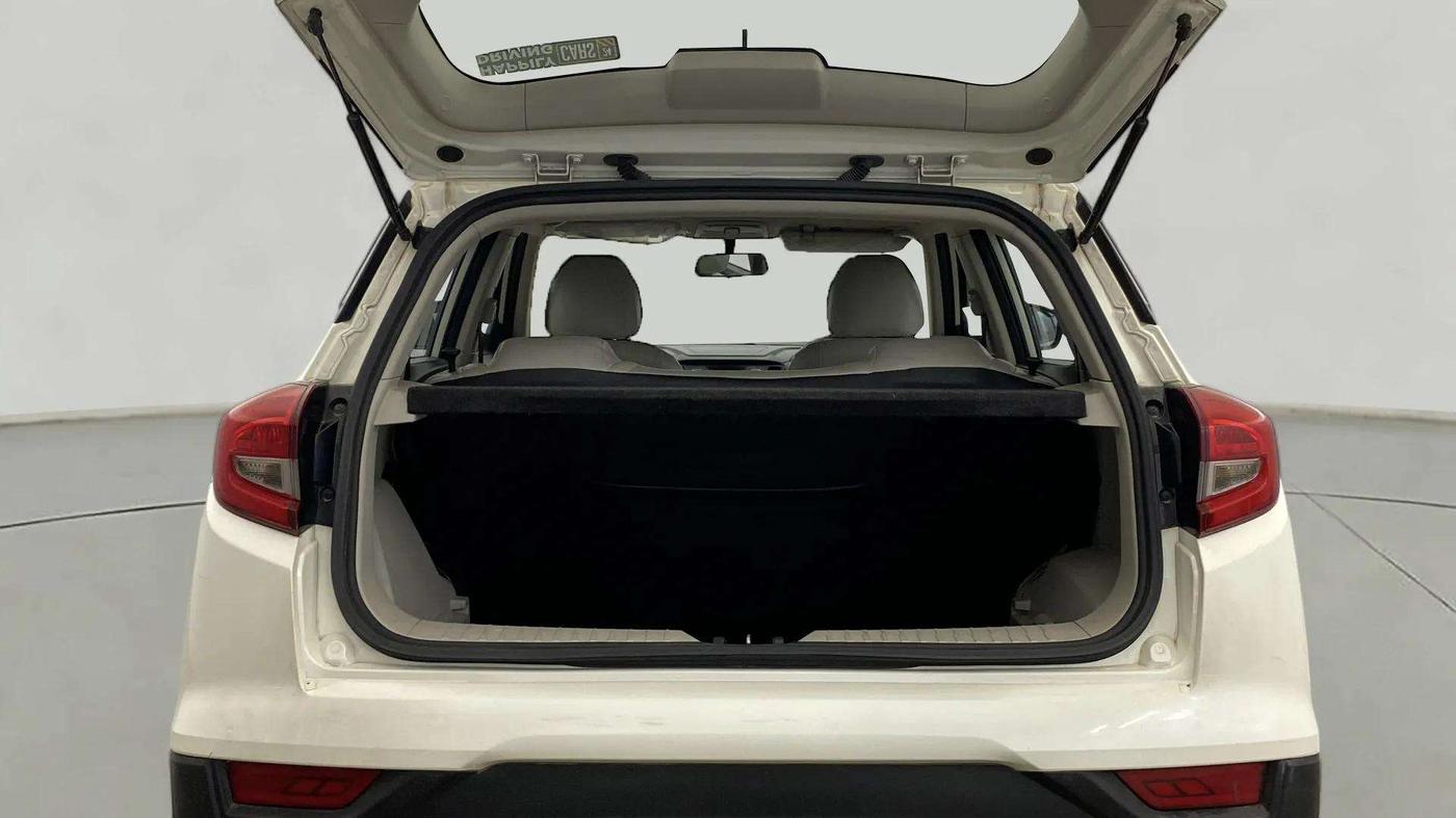 2022 Mahindra XUV300 W6 1.2 PETROL AMT, Petrol, Automatic, 23,262 km, Boot Open Zoomed View