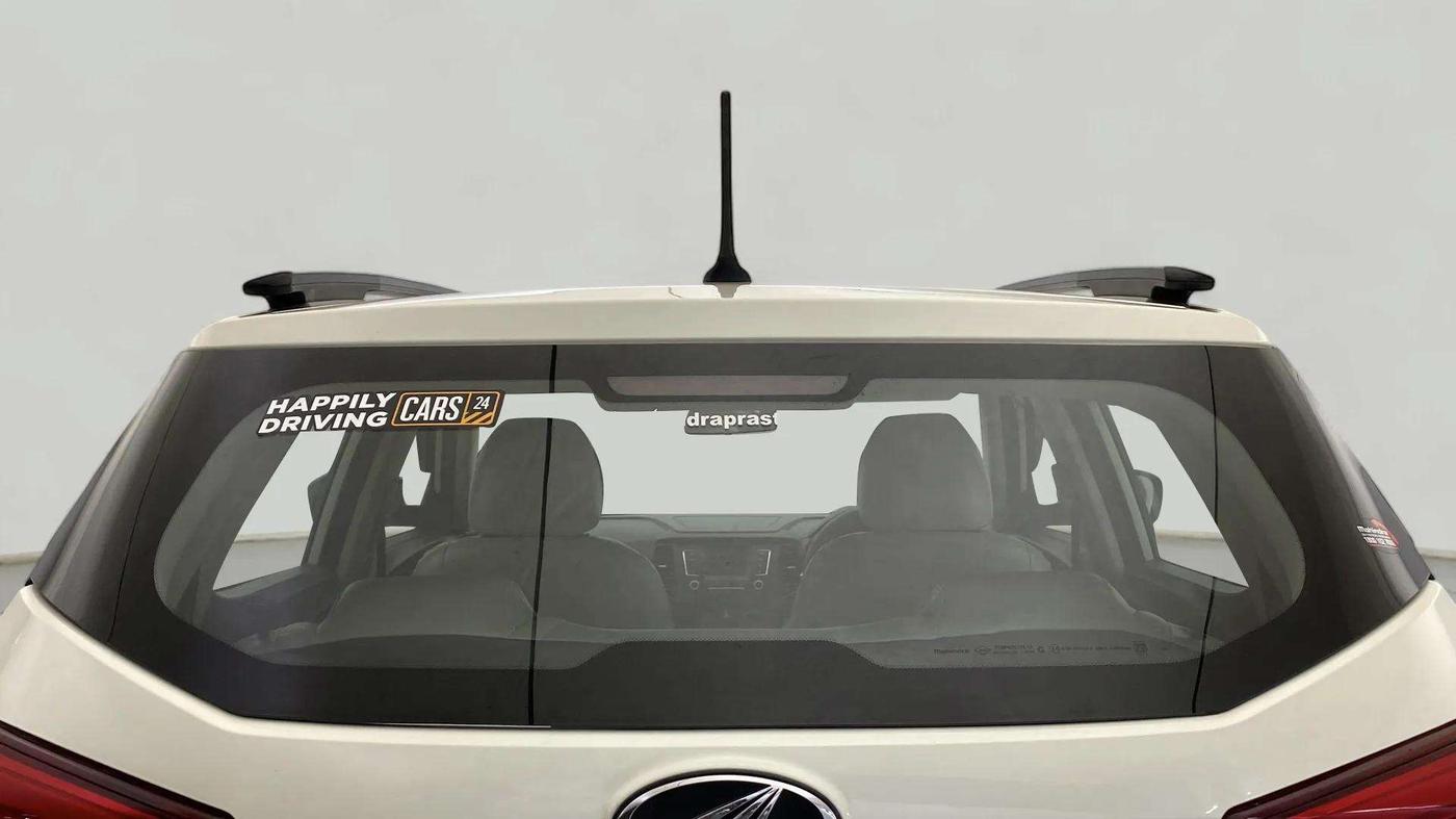 2022 Mahindra XUV300 W6 1.2 PETROL AMT, Petrol, Automatic, 23,262 km, Rear Windshield