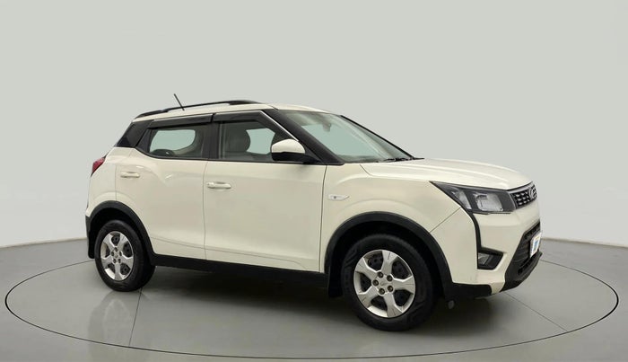 2022 Mahindra XUV300 W6 1.2 PETROL AMT, Petrol, Automatic, 23,147 km, Right Front Diagonal