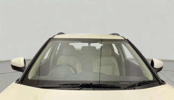 2022 Mahindra XUV300 W6 1.2 PETROL AMT, Petrol, Automatic, 23,147 km, Front Windshield