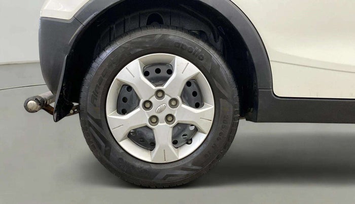 2022 Mahindra XUV300 W6 1.2 PETROL AMT, Petrol, Automatic, 23,147 km, Right Rear Wheel