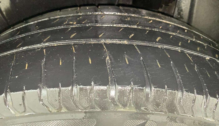 2019 Maruti Ertiga ZXI+ SHVS, Petrol, Manual, 34,841 km, Left Rear Tyre Tread