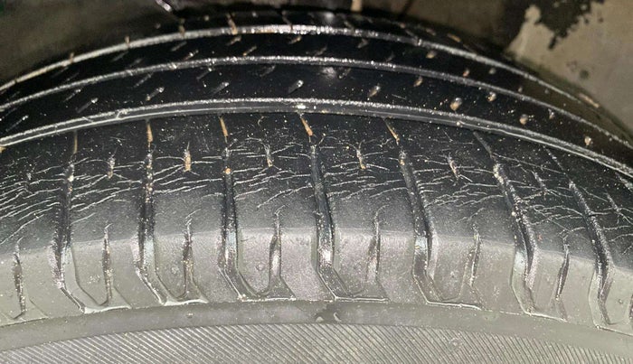 2019 Maruti Ertiga ZXI+ SHVS, Petrol, Manual, 34,841 km, Left Front Tyre Tread