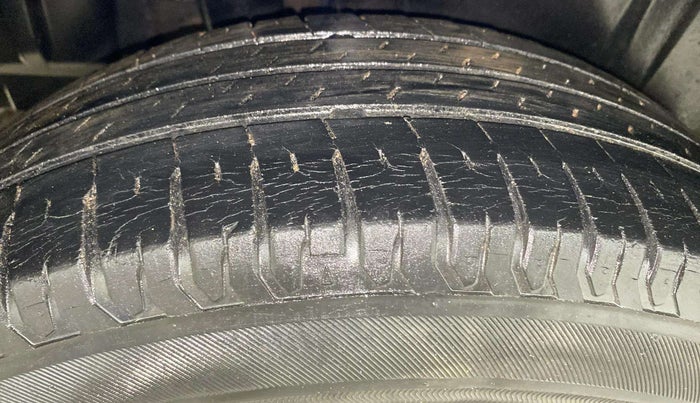 2019 Maruti Ertiga ZXI+ SHVS, Petrol, Manual, 34,841 km, Right Rear Tyre Tread