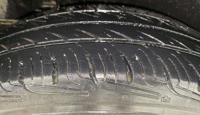 2019 Maruti Dzire VXI, Petrol, Manual, 96,049 km, Right Rear Tyre Tread