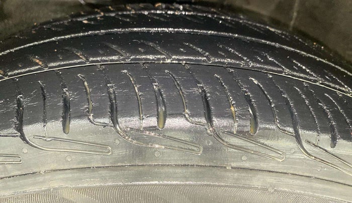 2019 Maruti Dzire VXI, Petrol, Manual, 96,049 km, Left Front Tyre Tread