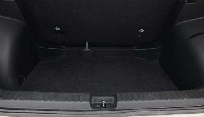 2021 Volkswagen TAIGUN COMFORTLINE 1.0 TSI MT, Petrol, Manual, 52,776 km, Boot Inside
