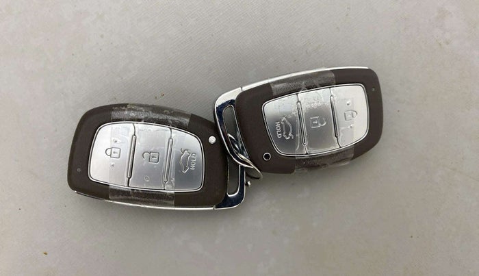 2021 Hyundai GRAND I10 NIOS ASTA AMT 1.2 KAPPA VTVT, Petrol, Automatic, 11,440 km, Key Close Up