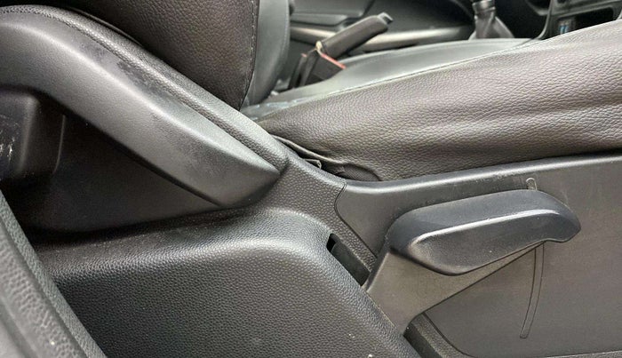 2018 Ford Ecosport TREND+ 1.5L DIESEL, Diesel, Manual, 94,039 km, Driver Side Adjustment Panel