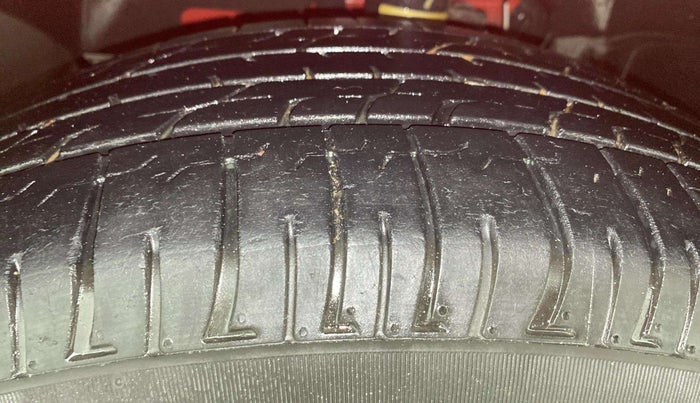 2018 Ford Ecosport TREND+ 1.5L DIESEL, Diesel, Manual, 94,039 km, Left Front Tyre Tread
