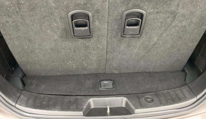 2018 Mahindra XUV500 W11 (O) AT, Diesel, Automatic, 55,415 km, Boot Inside