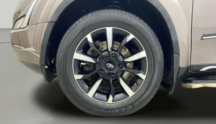 2018 Mahindra XUV500 W11 (O) AT, Diesel, Automatic, 55,415 km, Left Front Wheel