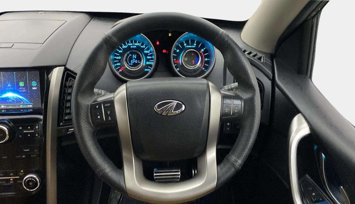 2018 Mahindra XUV500 W11 (O) AT, Diesel, Automatic, 55,415 km, Steering Wheel Close Up