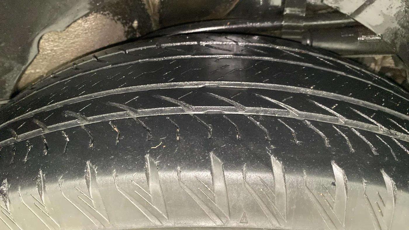 2018 Mahindra XUV500 W11 (O) AT, Diesel, Automatic, 55,415 km, Left Rear Tyre Tread