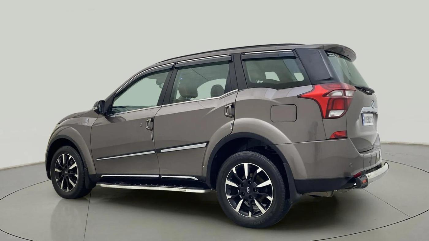 2018 Mahindra XUV500 W11 (O) AT, Diesel, Automatic, 55,415 km, Left Back Diagonal